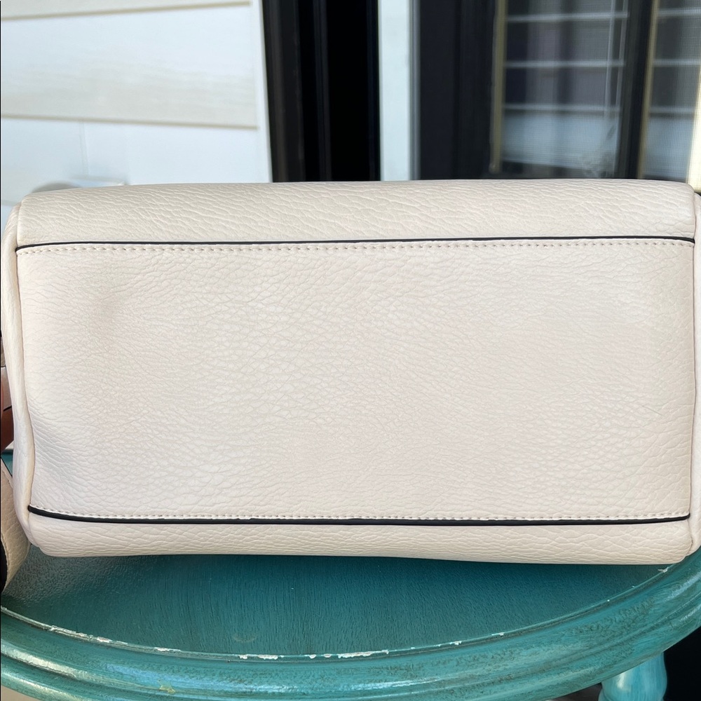Poppy & Peonies Out and About Satchel in Cream - Picture 3 of 6